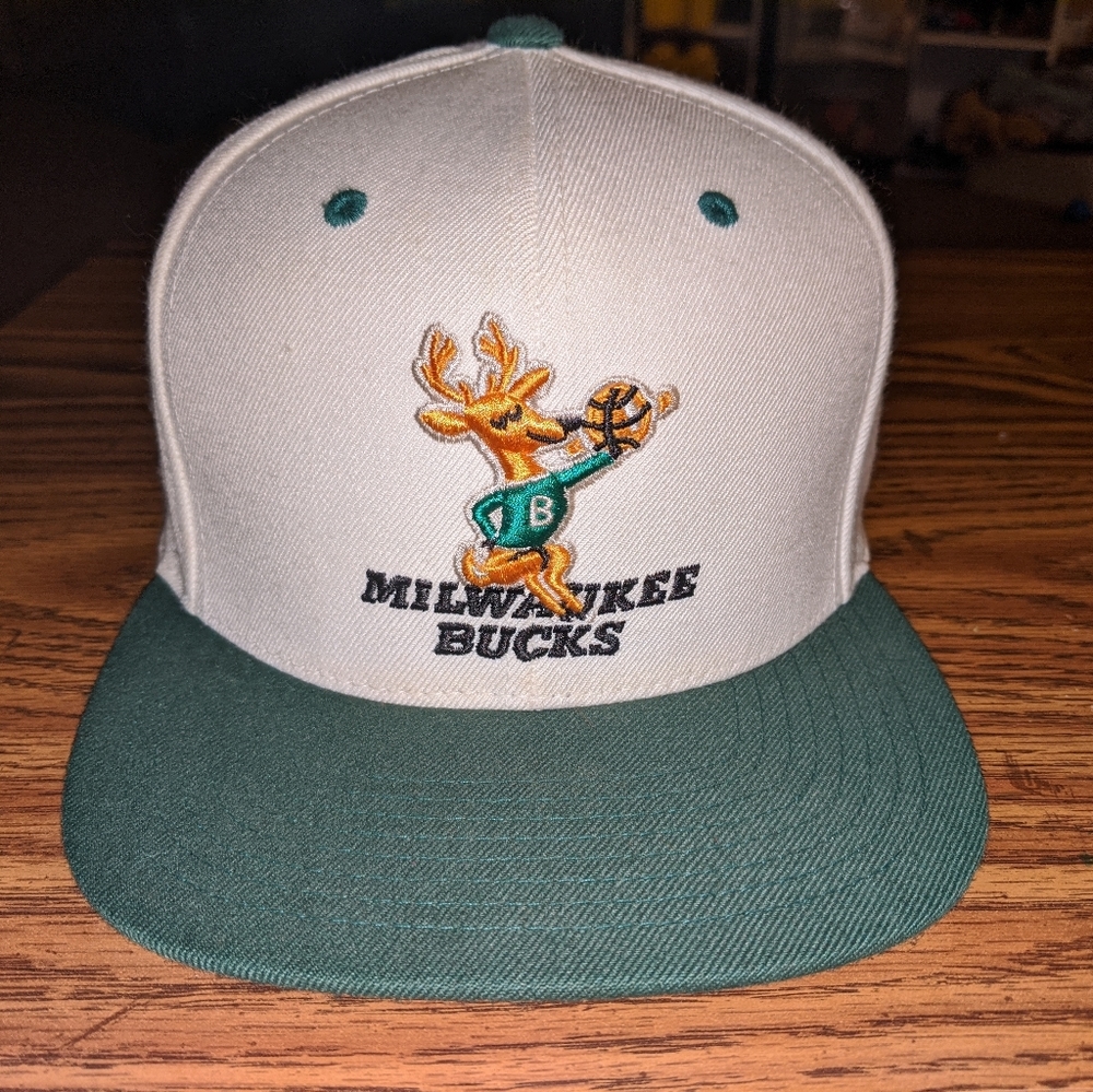 NBA Milwaukee Bucks Vintage Mitchell & Ness Hat